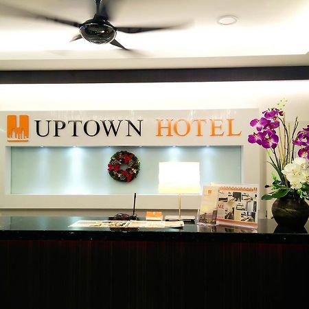 อัพทาวน์ โฮเต็ล เซเร็มบัน Hotel เซเรมบัน ภายนอก รูปภาพ
