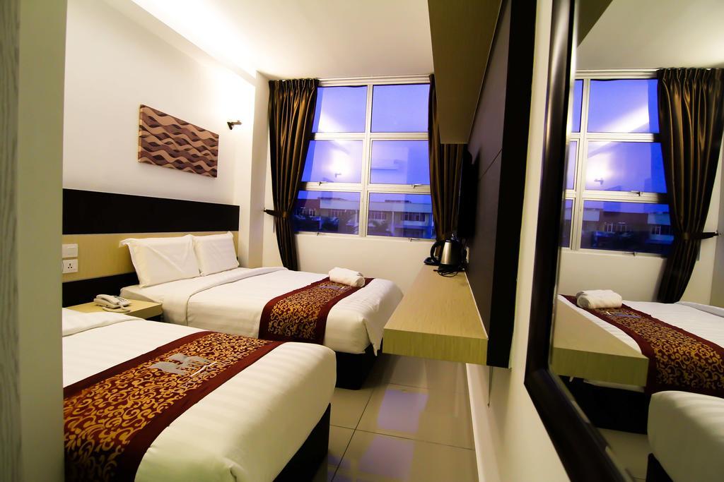 อัพทาวน์ โฮเต็ล เซเร็มบัน Hotel เซเรมบัน ห้อง รูปภาพ