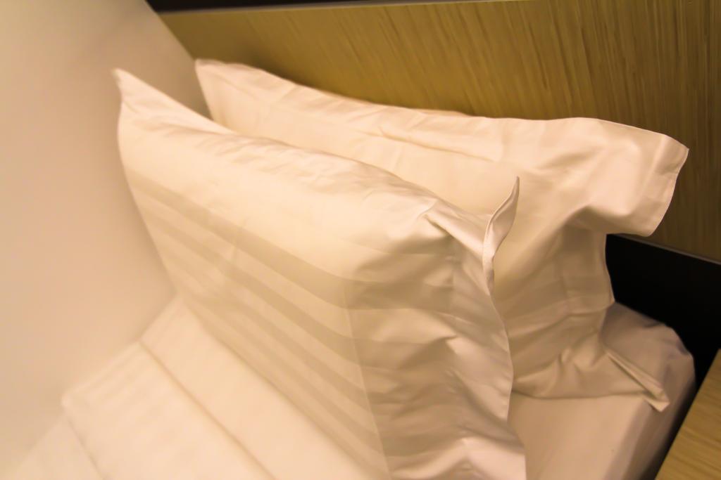 อัพทาวน์ โฮเต็ล เซเร็มบัน Hotel เซเรมบัน ภายนอก รูปภาพ
